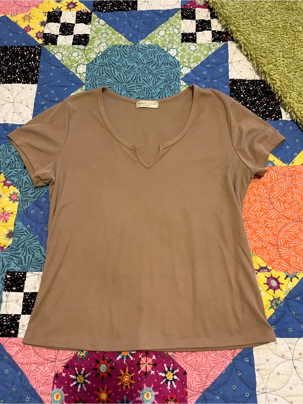 Everyday Scoop Neck Tee - Taupe - Women